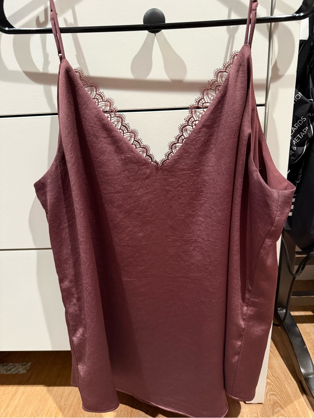 Express Lace-Trim V-Neck Cami in Deep Mauve